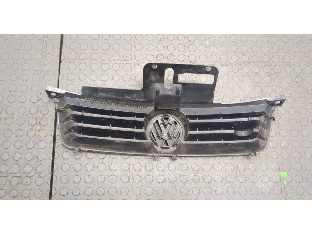 Решетка радиатора  Volkswagen Polo 2001-2005          6Q0853651C