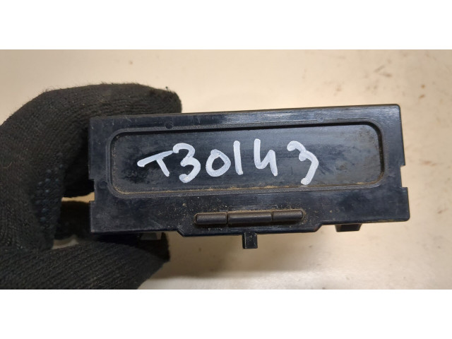 Дисплей бортового компьютера  Nissan Primastar P8200028364A, 216562178A       