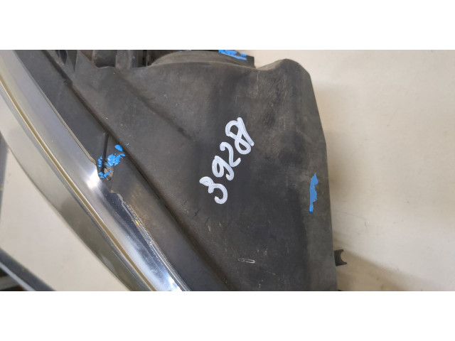 Фара передняя  Mazda 3 (BK) 2003-2009 правая 