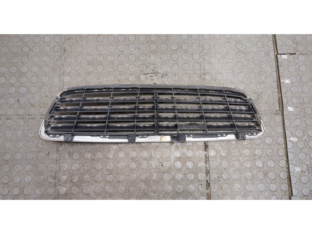 Решетка радиатора  Mercedes C W203 2000-2007          