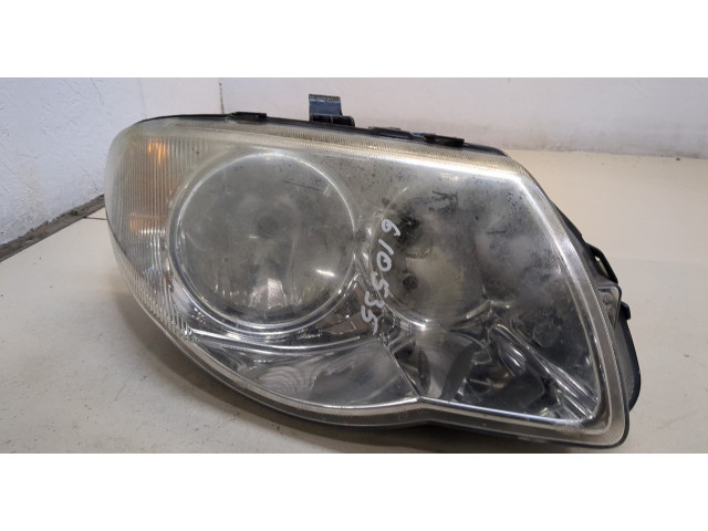 Фара передняя  Chrysler Voyager 2001-2007 правая 
