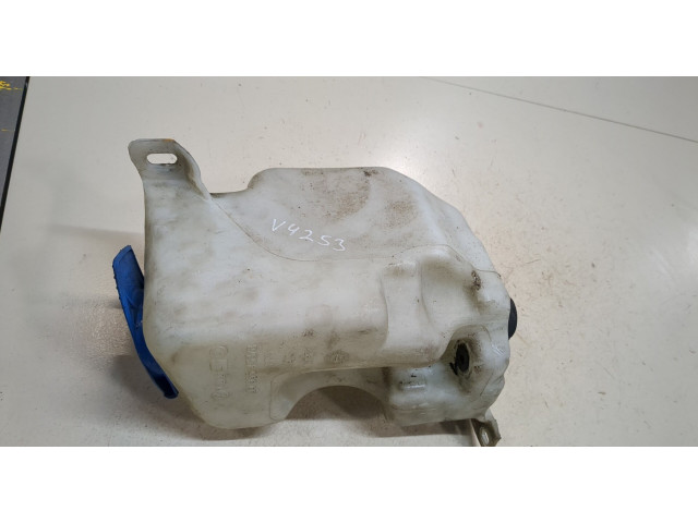 Бачок омывателя  Volkswagen Passat 5 1996-2000      1.6