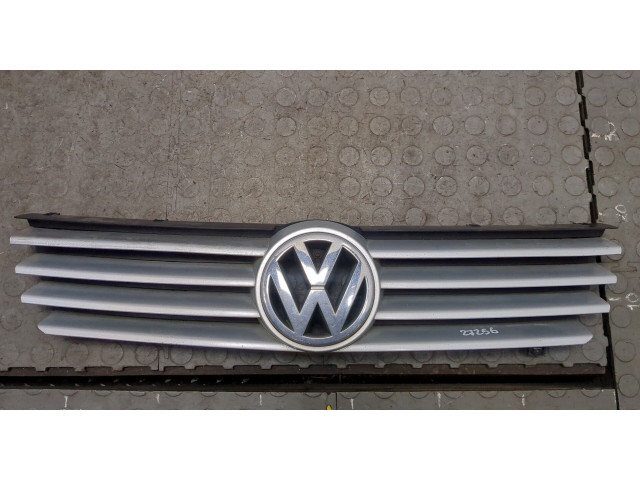 Решетка радиатора  Volkswagen Polo 1999-2001          