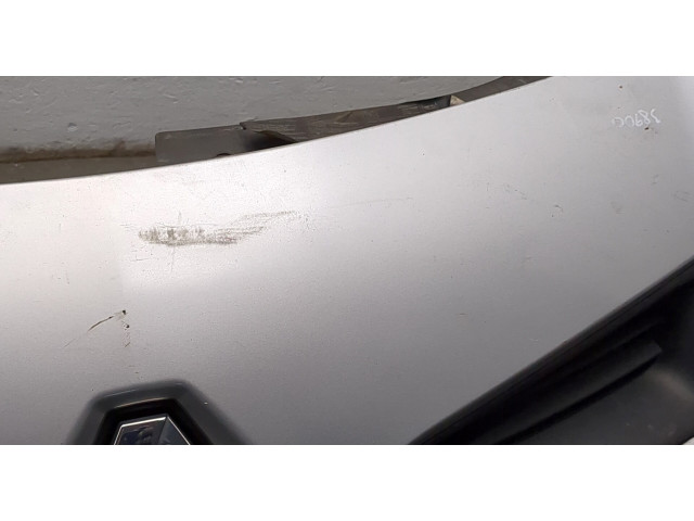 Решетка радиатора  Renault Clio 2005-2009          