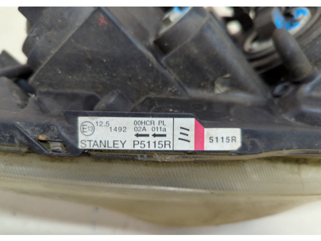Фара передняя  Mazda 5 (CR) 2005-2010 правая 