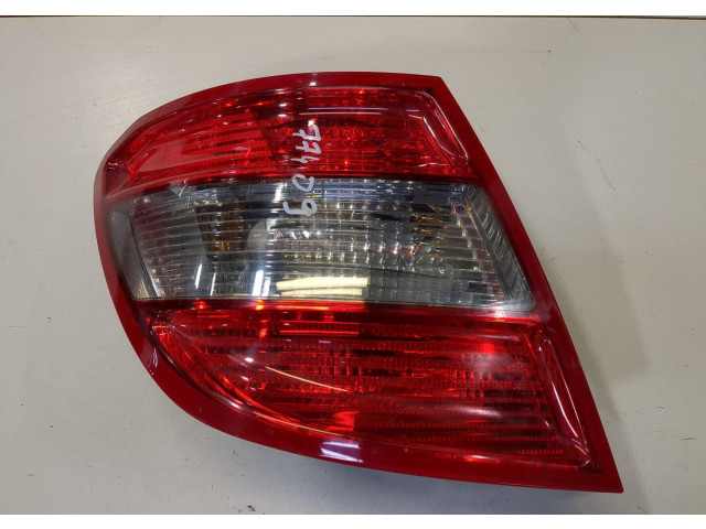 Задний фонарь     2048203764   Mercedes C W204 2007-2013 