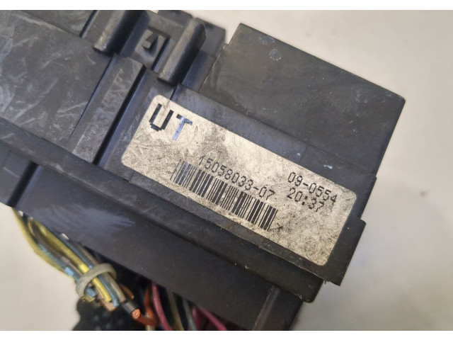 Блок предохранителей  Cadillac Escalade 2 2000-2006      15058033     