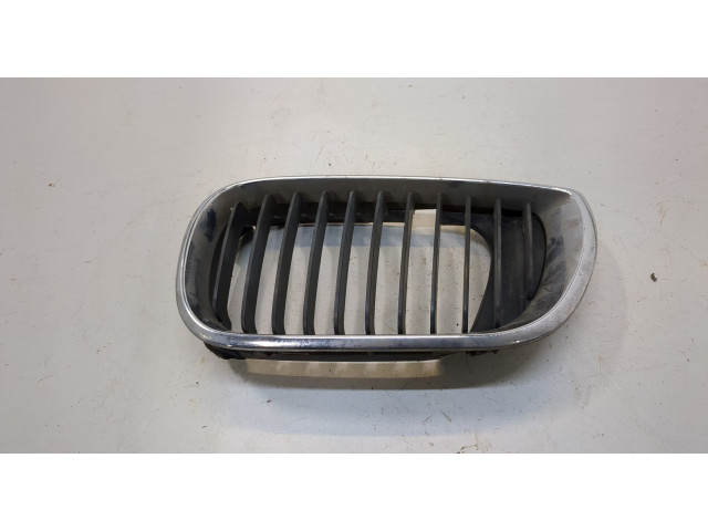 Решетка радиатора  BMW 3 E46 1998-2005          7030549