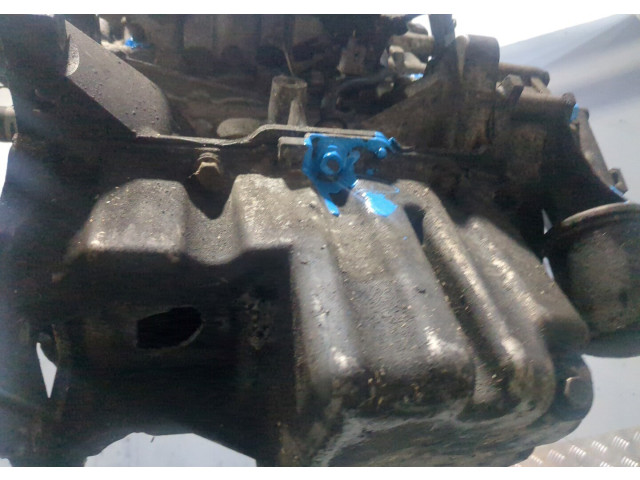 Клапанная крышка двигателя ДВС  Toyota Yaris 2005-2011      
