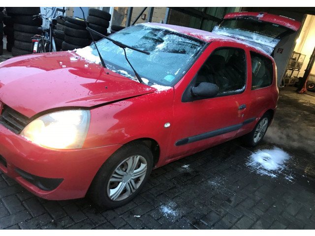 Стойка амортизатора  Renault Clio 1998-2008     1.2  бензин