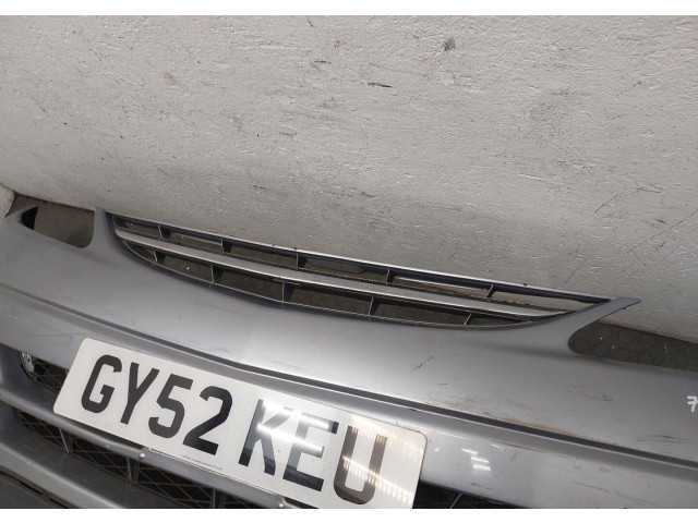 Бампер  Toyota Previa (Estima) 2000-2006 передний   