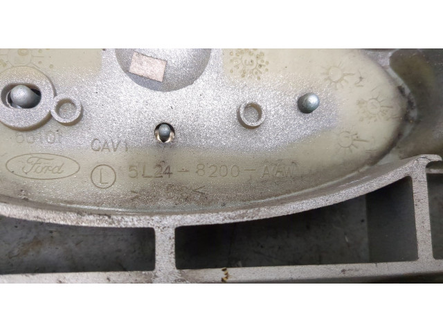Решетка радиатора  Ford Explorer 2001-2006          5L248200