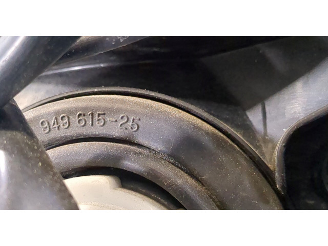 Фара передняя  Nissan Pathfinder 2004-2014 правая 