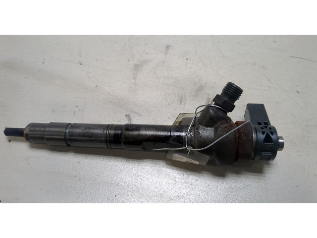 Форсунка топливная  Volkswagen Passat CC 2008-2012    0445110369     