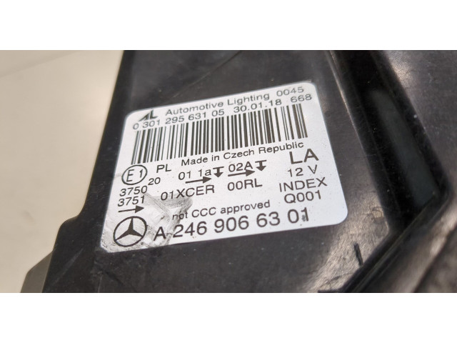 Фара передняя  Mercedes B W246 2014-2018 левая 