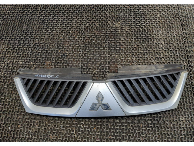 Решетка радиатора  Mitsubishi Outlander XL 2006-2012            7450a03777