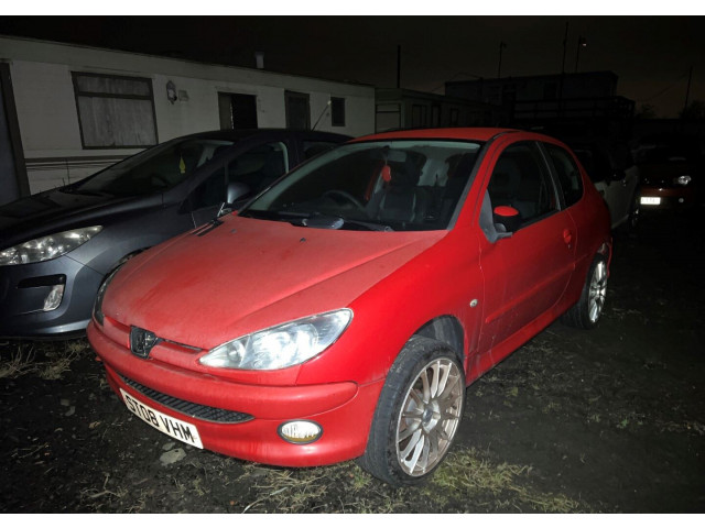 Стартер  Peugeot 206 1.4     