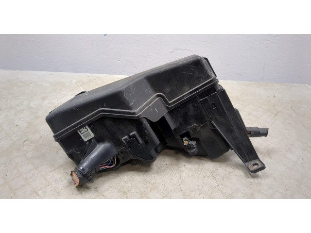 Блок реле  Toyota Camry V40 2006-2011      8272033160   