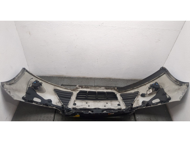 Решетка радиатора  Ford Focus 3 2011-2015          2048467, BM518200BF