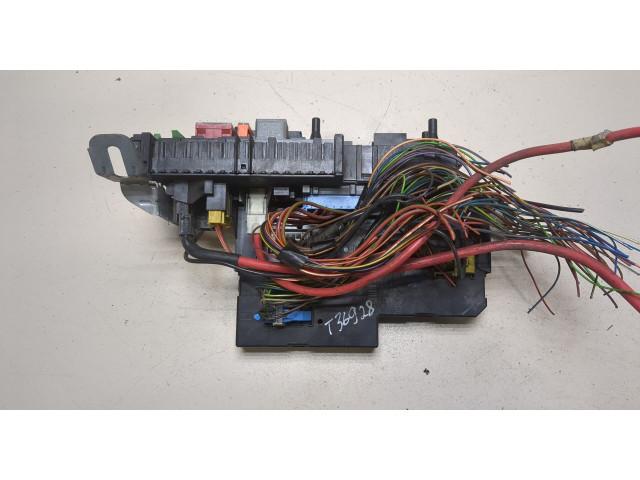 Блок предохранителей  Mercedes C W204 2007-2013      5dk00922514     2.1