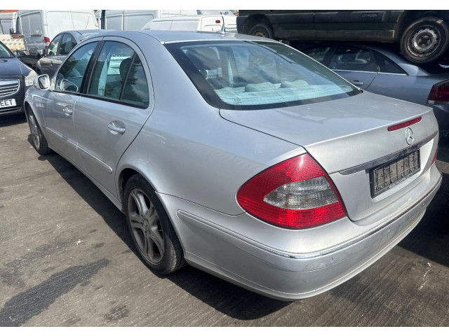 Стойка амортизатора  Mercedes E W211 2002-2009 2113208113     3  дизель