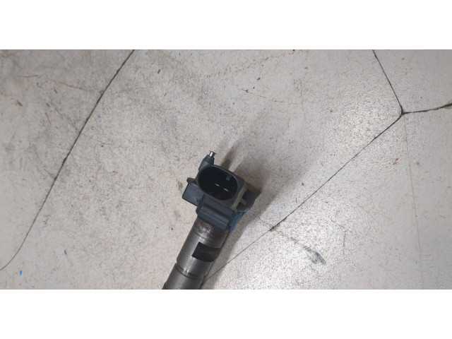 Форсунка топливная  Volkswagen Tiguan 2007-2011    0445116030     