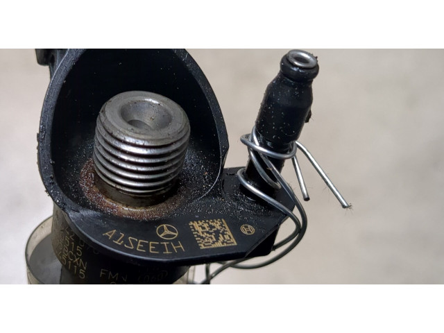 Форсунка топливная  Mercedes C W203 2000-2007    A6420700587, A6420701987, A6420701387     