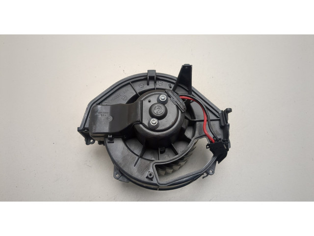 Моторчик печки  Audi A6 (C6) 2004-2011 4F0820020A    4F0820020A   