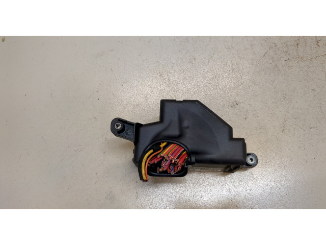 Блок предохранителей  Volkswagen Passat 7 2010-2015 Европа            1.6