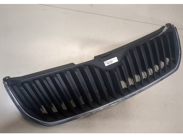 Решетка радиатора  Skoda SuperB 2008-2015          3T0853668A