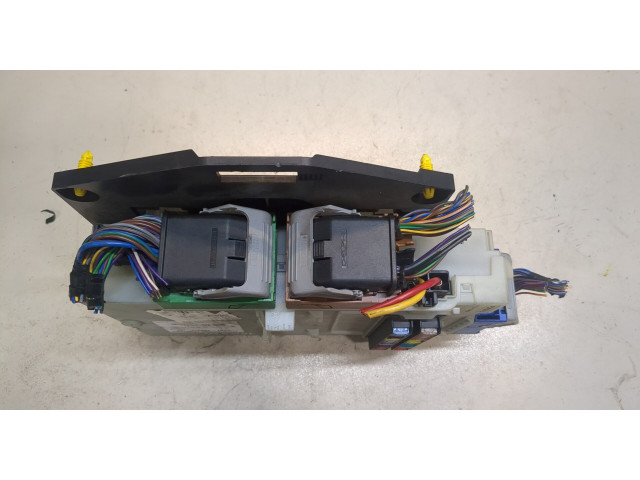 Блок предохранителей  Ford S-Max 2006-2010          