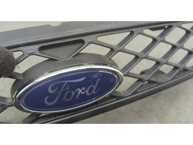 Решетка радиатора  Ford Focus 1 1998-2004          2M518200AFW