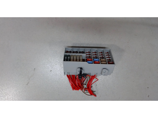 Блок предохранителей  Volvo XC90 2006-2014      8637669    2.4