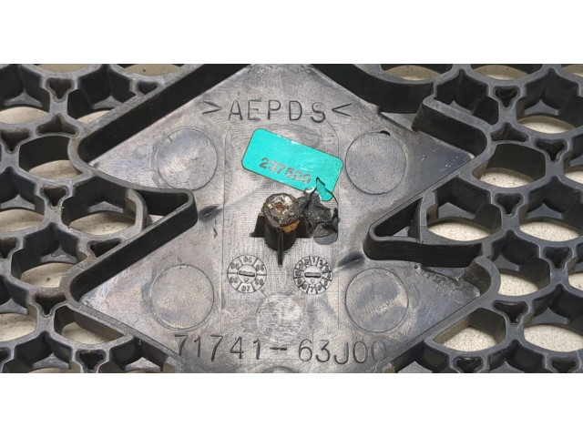 Решетка радиатора  Suzuki Swift 2003-2011          7174163J005PK