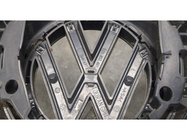 Решетка радиатора  Volkswagen Passat 7 2010-2015 Европа          3AA853651, 1T0853601E