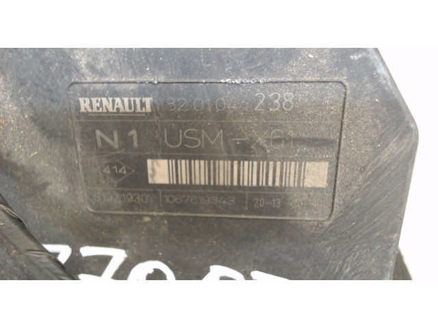 Блок комфорта  Renault Kangoo 2008-2013      8201044238   