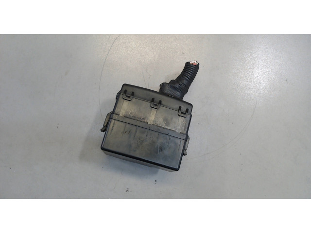 Блок предохранителей  Hyundai Tucson 1 2004-2009      9490E000   1  2