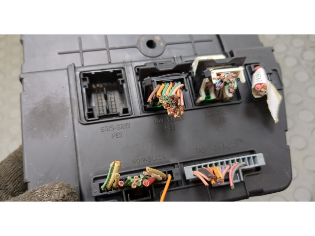 Блок комфорта  Renault Scenic 2003-2009        