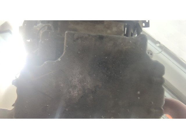 Клапанная крышка двигателя ДВС  Mercedes Sprinter 2006-2014 2.1  A6510100830   