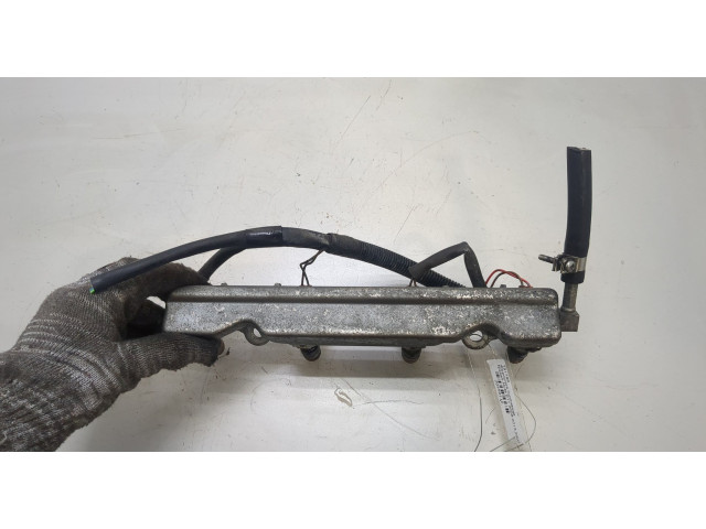 Форсунка топливная  Nissan Note E11 2006-2013    16600AX200, 175201U60B     