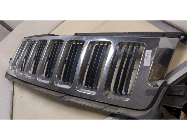 Решетка радиатора  Jeep Grand Cherokee 2010-2013          