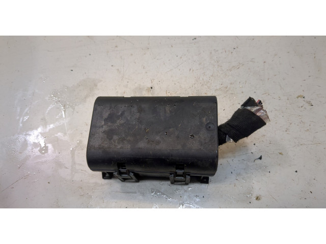Блок предохранителей  Volkswagen Transporter 5 2003-2009      7E0937617   