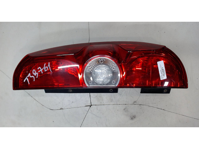 Задний фонарь        Fiat Doblo 2010-2015 