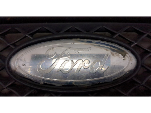 Решетка радиатора  Ford Fusion 2002-2012          