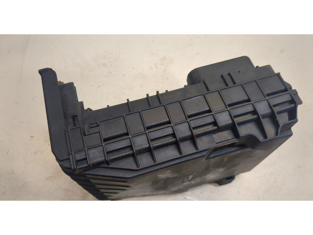 Блок предохранителей  Volkswagen Golf Plus      1k0937125a   