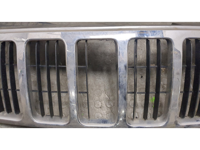 Решетка радиатора  Jeep Grand Cherokee 2004-2010          