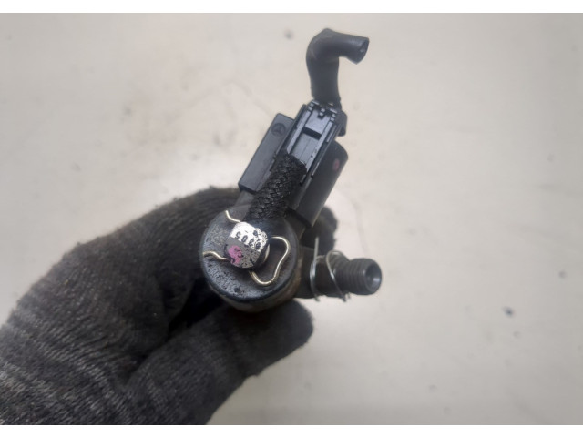 Форсунка топливная  Mercedes C W203 2000-2007    A6460700787     