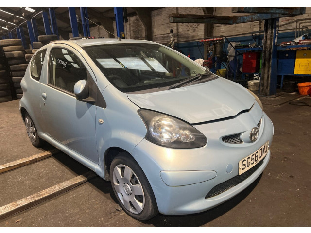 Фара передняя  Toyota Aygo 2005-2014 левая 