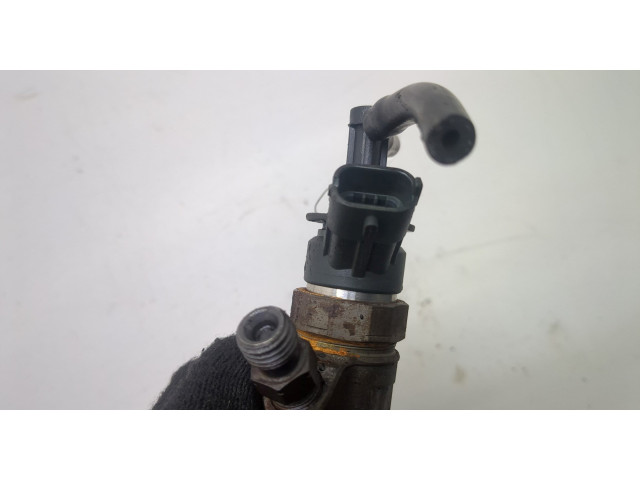 Форсунка топливная  Ford Focus 2 2008-2011    0445110353     