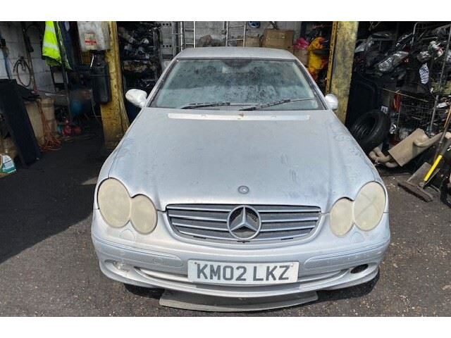 Стойка амортизатора  Mercedes CLK W209 2002-2009      2.6  бензин